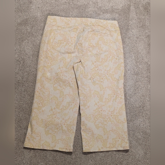 NYDJ Pull-On Wide-Leg Capri Jeans- Darcy Paisley - Picture 10 of 15